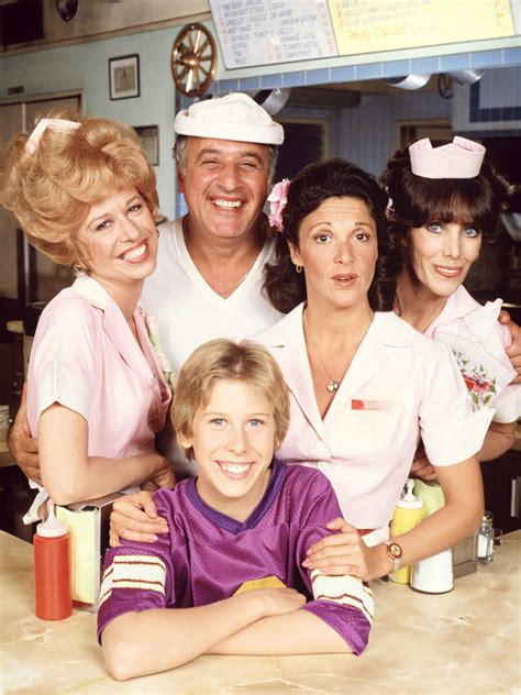 Dec 5, 2023 · Alice sought employment at Mel's Diner, and the rest, as they say, is history. From 1976 to 1985, viewers escaped to the greasy spoon to watch the antics of the quirky cast, which included Mel ...