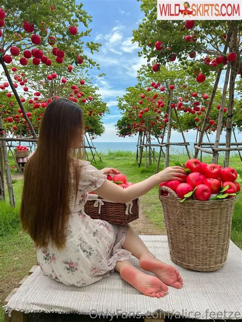 🍌 Alice.Feetze Onlyfans Leak (SEX)