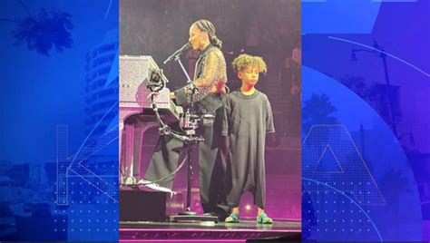 Alicia Keys' son stands guard on stage during Kia Forum concert