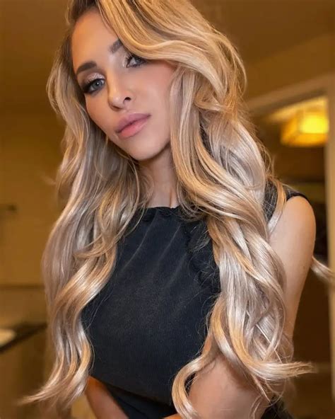 Alix Lynx Nudes