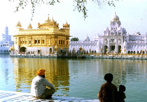 All About the Sikh Gurdwara, Where Sikhs Worship - Learn Religions