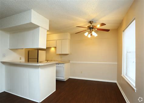 Irving, TX Bellaire Apartment Homes - 1B/1