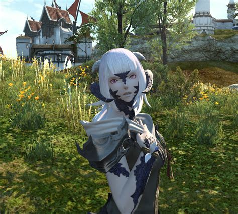 All fem au ra sits. They uglier then the fem roe things. its "pretty" and its also because out of all the female model types Au Ra are the most feminine of the races which easily lends it the advantage, not just in looks but actual portrayal. A lot of the models movements, actions and emotes lend heavily to feminine but not overly feminine to the point of cutesy bs. 