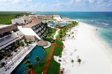 All inclusive mexico resorts for families. Up to 40 Percent Off at Royal Resorts. Royal Resorts, including The Royal Sands in Cancun, are offering up to 40 percent off all-inclusive rates for stays in the Family Villas. This deal runs through Dec. 31, 2018 and includes all meals and beverages. Plus, kids stay and eat free! Visit Royal Resorts for more details. 