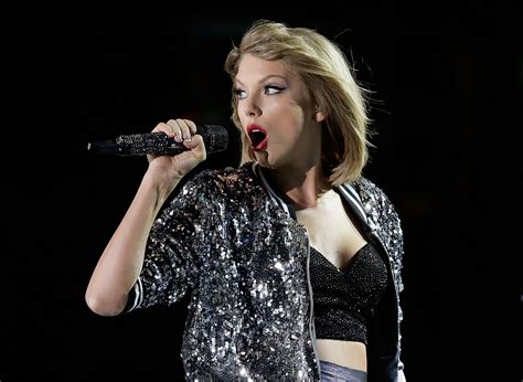 All the Hints That Taylor Swift Is About to Drop a New Album in October