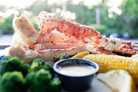 There are plenty of places in the U.S. that make the process of eating crab legs well worth it. Alaskan king, snow, Dungeness, blue, and stone crabs are the most popular varieties you'll find in America (via Cameron's Seafood ). When picking a restaurant to eat crab, you'll want to be as close to the shoreline as possible because that's where .... All you can eat crab legs hilton head