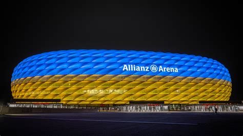Allianz arena ukraine farben
