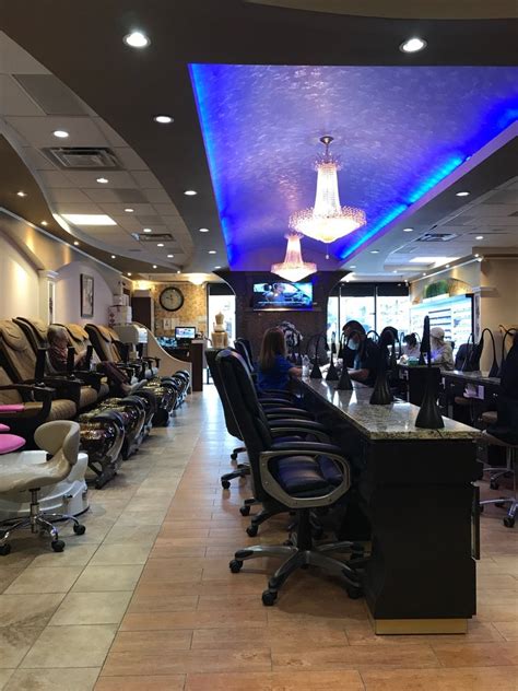 Come, relax, and experience our quality services; Deluxe Spa Manicure, Deluxe Spa Pedicure, Nail Designs, Paraffin Treatment, Waxing, Gel Nails, And Much More.... 