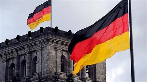 Almanya tedirgin: 5 yэl iзinde savaюa hazэr hale gelmeliyiz