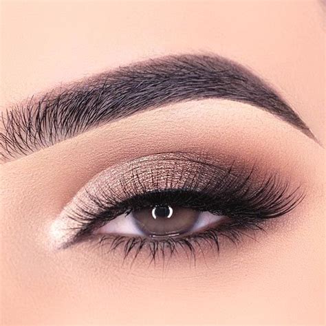 Almond eyes makeup. Gold – Burgundy Smokey For Almond Eyes. Credit: Instagram/shivangi.11. Before you decide to apply makeup, it is also essential to learn which shades works with your eye color best. In case you are a dark-eyed beauty then the combo of gold and burgundy shadows together with black ones will fit in just perfectly. 