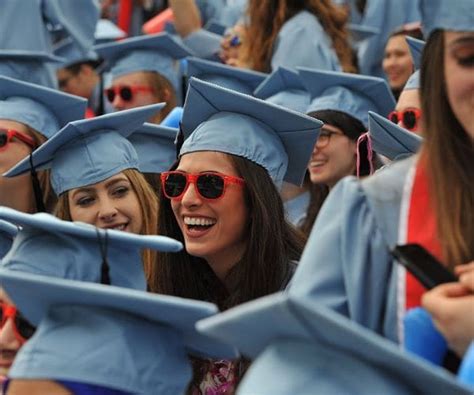 Almost half of 2024 college grads still looking for work: "I …