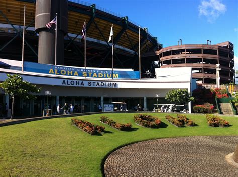 Aloha stadium hawaii. Aloha Stadium. Overlooking the turquoise waters of Pearl Harbor lays the home of the University of Hawai‘i’s football team, Hawaiian Airlines Field at Aloha Stadium. The 50,000-seat facility has been home to the state of Hawai‘i’s only Division I football team for the past 40 years. UH made its stadium debut on Sept. 13, 1975, against ... 
