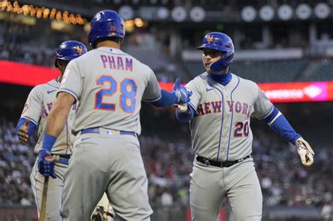 Alonso homers again, Mets thump Giants 9-4