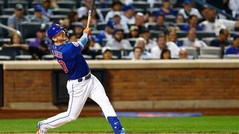 Alonso homers in consecutive at-bats and drives in 6 as Mets rout Cubs 11-2 to stop 6-game skid