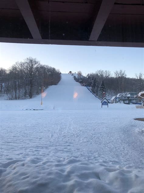 Alpine valley resort county road d elkhorn wi. New Year's Eve 12/31/23-1/2/24. Per person based on double occupancy. $ 540 +tax. SAVE 20%! Includes 2 nights lodging, 2 dinners, 2 breakfasts and 3 days unlimited skiing. Price for standard room. 