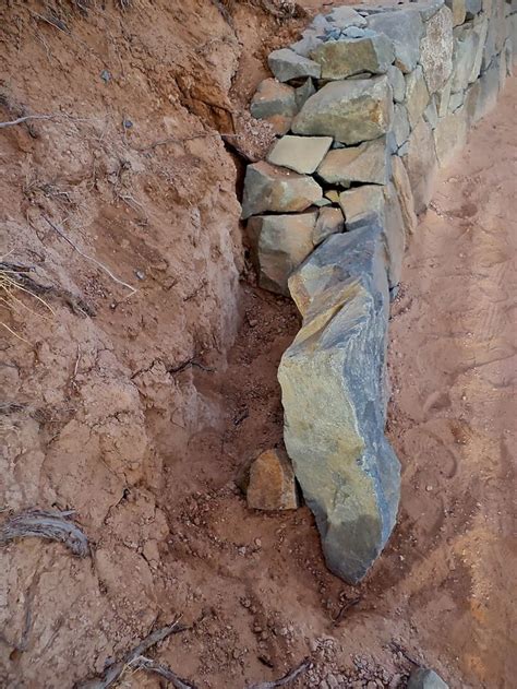 Alt. Build Blog Tips On Building A Dry Stack Stone Wall 3 Building