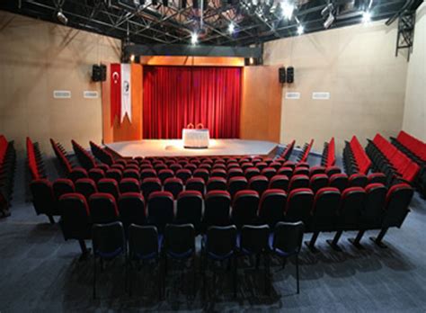 Altunizade kültür merkezi tiyatro