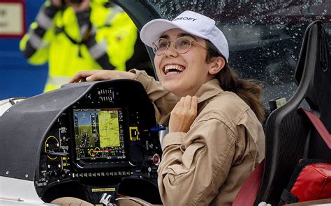 Alumna sets flight record around the world