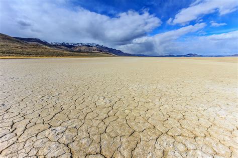 Time Changes in Alvord Desert Over the Years Daylight Saving Time (DST) changes do not necessarily occur on the same date every year. Time zone changes for: Recent/upcoming years 2020 — 2029 2010 — 2019 2000 — 2009 1990 — 1999 1980 — 1989 1970 — 1979