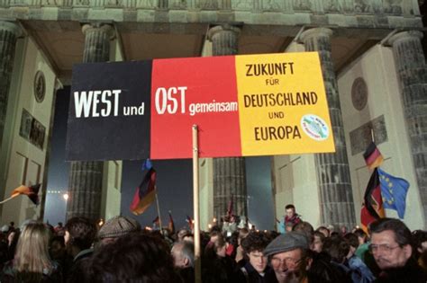 Am ziel vorbei: die deutsche einheit   eine zwischenbilanz. - Administering the empire 1801 1968 a guide to the records.
