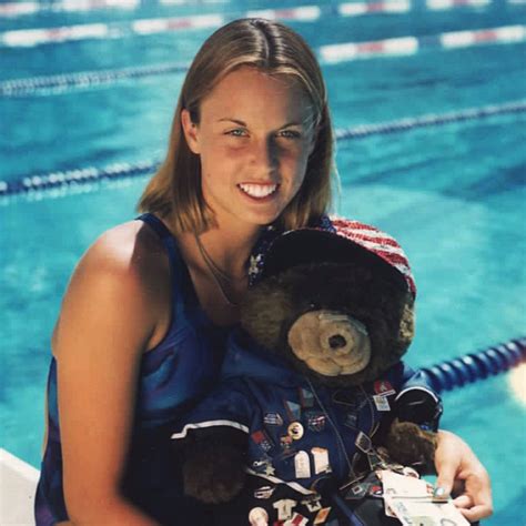 Amanda beard. Amanda Beard is an American swimmer and seven-time Olympic medalist who has had an illustrious competitive swimming career since joining Mission Viejo Nadadores club team at age seven in Irvine, California. At her debut international competition – 1995 Pan Pacific Championships in Australia – Amanda won two gold medals. 