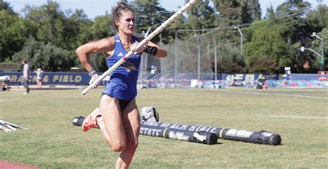The national high school outdoor record holder in the girls pole vault, Hana Moll, won her second Nike Outdoor Nationals title Friday at Hayward Field, but this title is different from the one she won in 2021. She didn’t have her twin sister, Amanda, to compete with. Hana, who set the record of 15 feet earlier this season at Arcadia, jumped 14-6.. 