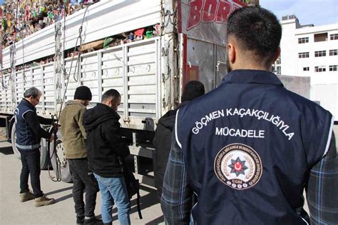Amasya’da çöp dolu tırdan 3 kaçak göçmen çıktıs