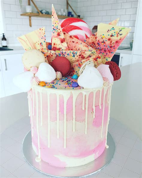 Amazing cakes. Share your videos with friends, family, and the world 