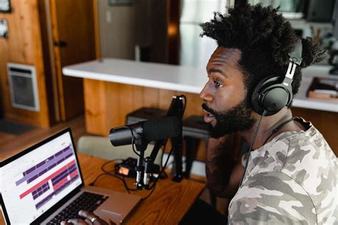 Amazon Releases Limited Access Beta for Radio Station App
