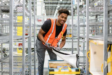 Amazon Warehouse Amazon Distribution Center Associate in Shady Grove …