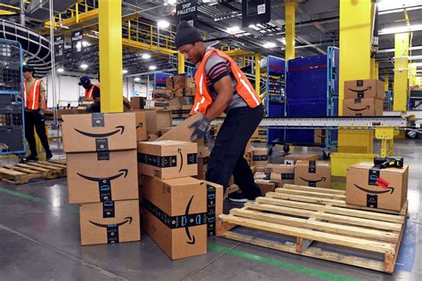 Amazon fulfillment center jobs pay. Things To Know About Amazon fulfillment center jobs pay. 
