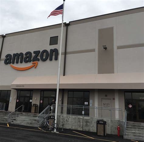 Dive Brief: Amazon’s fulfillment network cuts have bled into 2023 as the e-commerce giant continues to slash operating expenses, according to data from a consulting firm tracking the company’s .... 