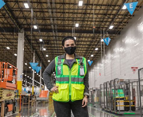 This position will work in an Amazon Fulfillment Center and report directly to the Site WHS Manager. The Injury Prevention Specialist (IPS) will be expected to proactively …. 
