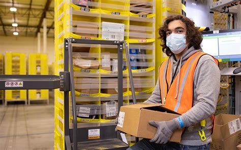 Text "STOP" to opt-out. Apply for an Amazon package sorter job today. Earn $15/hr or more. Full-time and part-time jobs available. Great pay. Real benefits. Join Amazon's warehouse team today. . 