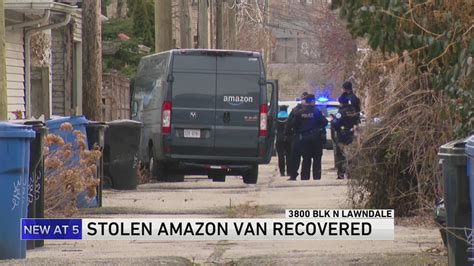 Amazon truck stolen at gunpoint in Irving Park
