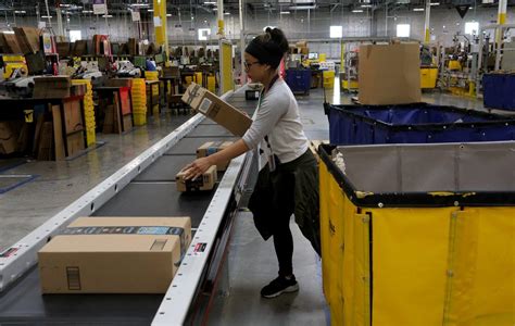 Amazon ware house jobs. These days, technology gives many people the amazing ability to work from home. If you’re like a lot of people, you probably do a great deal of shopping on Amazon. Why not work there instead? Amazon has an impressive array of remote and vir... 