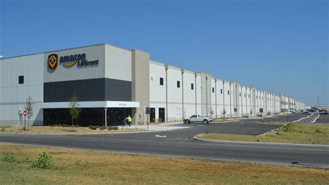 Our fulfillment network is made up of state-of-the-art technology and a variety of building types and sizes to support processing orders, but it’s truly our people who bring the magic of Amazon to life for our customers. Around 800,000 square feet in size, sortable fulfillment centers can employ more than 1,500 full-time associates.. 