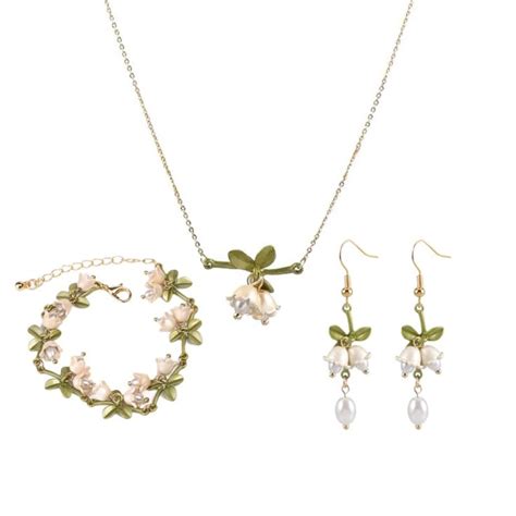 Amazon.com: Lily Necklace