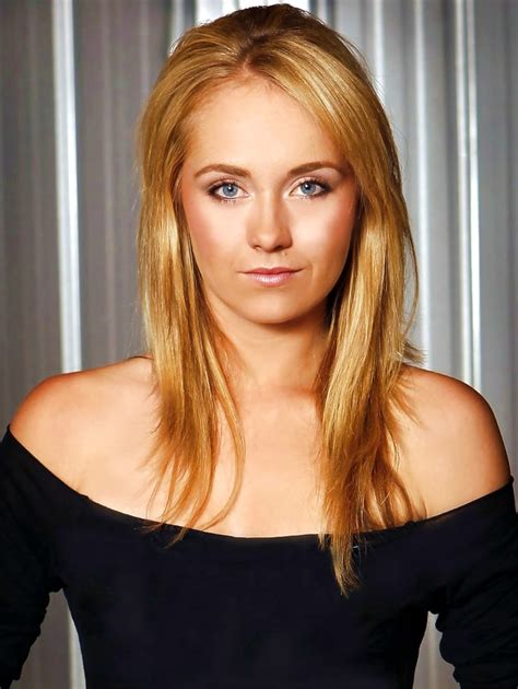 Like Amber Marshall, Amelle had an early start in the entertainment industry. Her first role was in Mysterious ways in 2001. On Heartland, she portrays Mallory, the often nosy in your business neighbor, with a heart of gold. Born in 1994, Amlee was an integral part of the show since it first premiered. When she first signed on, she .... 