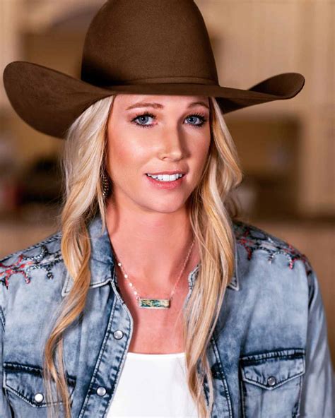 Amberly snyder. Oct 4, 2016 · Amberley Snyder Amberley was born in California and moved to Utah when she was seven. She is the second of six children in her family. She started riding horses at the age of three and competing in rodeo at the age of seven. Amberley competed all through junior and high school rodeos qualifying for the National high school finals. In 2009, Amberley was the Finals and World All-Around Cowgirl ... 