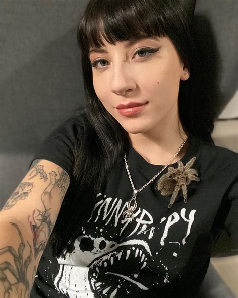 Amelia Charlotte Instagram Huangshi