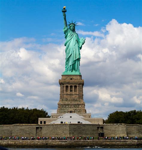 America statue of liberty facts. I n New York Harbor, the Statue of Liberty, an elegant lady holding a torch to light the way for hundreds of thousands of European immigrants, is a stirring symbol of … 