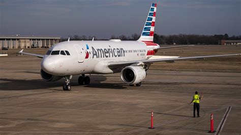 American Airlines adjusts loyalty program, switches to dynamic pricing ...