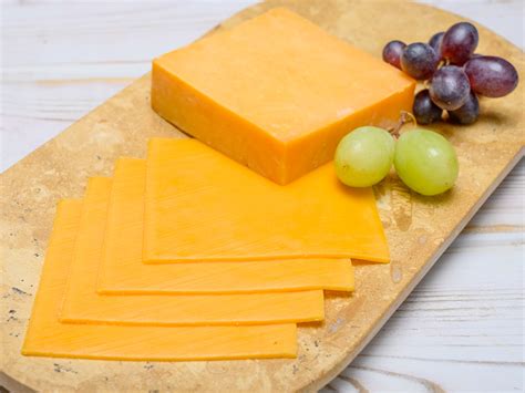 American cheese. Some organic cheeses, like Horizon’s Organic American Cheese Slices, may also include organic nonfat milk, organic milk fat, sodium citrate, calcium phosphate, organic annatto for color, and citric acid. 2. What brand of cheese is organic? There are several brands that produce organic cheese, each offering a variety of flavors and types. 