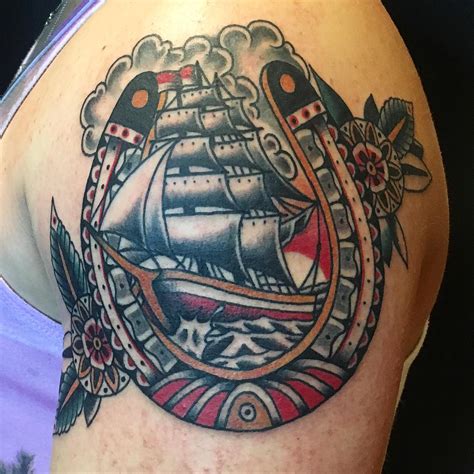 American classic tattoo. Dec 12, 2022 · Traditional American Tattoo Designs and Their Symbolisms . American traditional tattoos combine maritime themes, military images, and tributes to tattoo … 