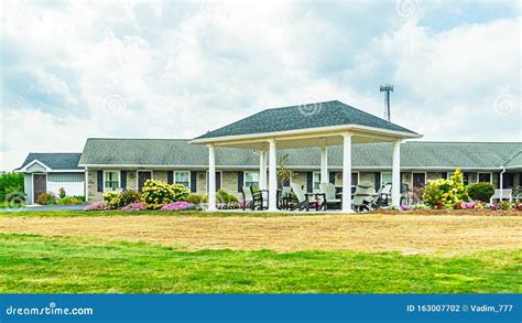 Amish country motel. It is why we offer such an expansive range of Motel 6 hotels in Amish Country, Pennsylvania. Known for well-appointed rooms and friendly, personalized service, each of the top Motel 6 Amish Country hotels guarantees an unparalleled level of comfort and quality. You’ll find best-in-class amenities like clean rooms and quiet … 