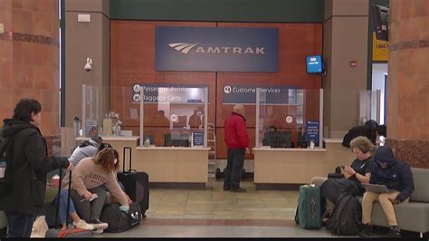 Amtrak passengers brave holiday rush on the rails