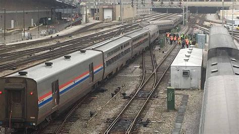 Amtrak train derails at Chicago Union Station; some Metra lines delayed