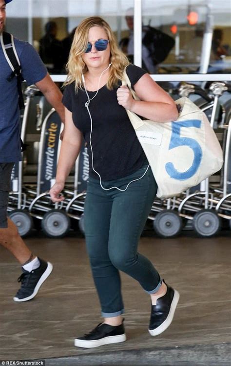 Amy poehler weight gain. amy-schumer-weight-gain-04 "She doesn't realize how much her body has changed," the source said. Photo credit: Splash News. amy-schumer-weight-gain-05. Amy admitted to weighing 160 lbs. in June, and certified weight-loss coach Alicia Hunter, who has not worked with Schumer, estimates that she's gained at least 10 lbs since then. 