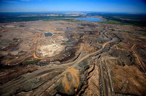 An Ecological and Economic Perspective on the Canadian Oil Sands